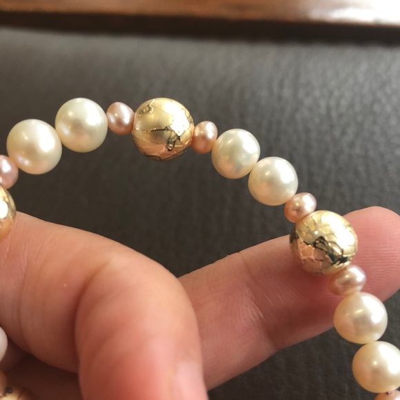 Gorgeous Pearl Bracelet & Earrings custom-made set - Picture 5 of 6